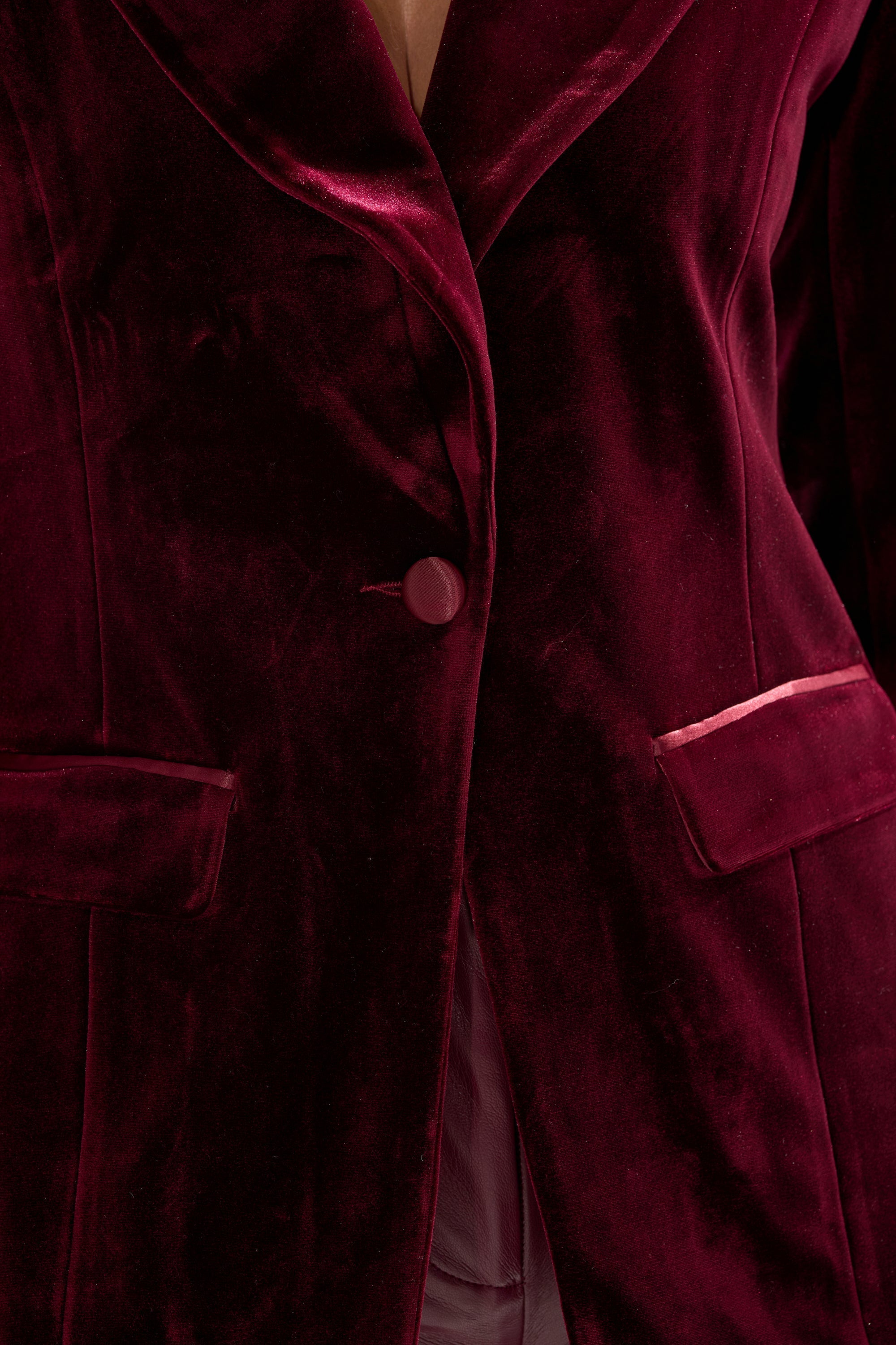 LUXE VELVET TUXEDO BLAZER