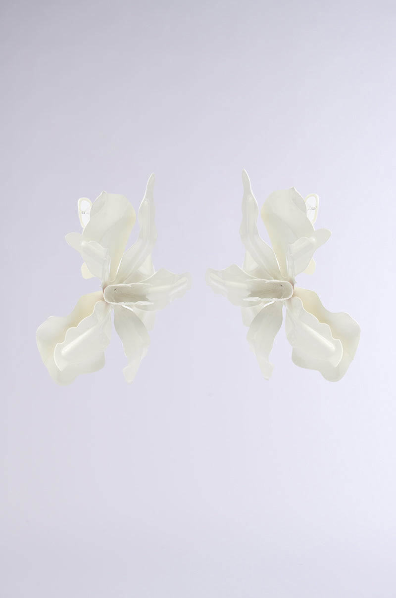 NEVER SETTLE EARRING
