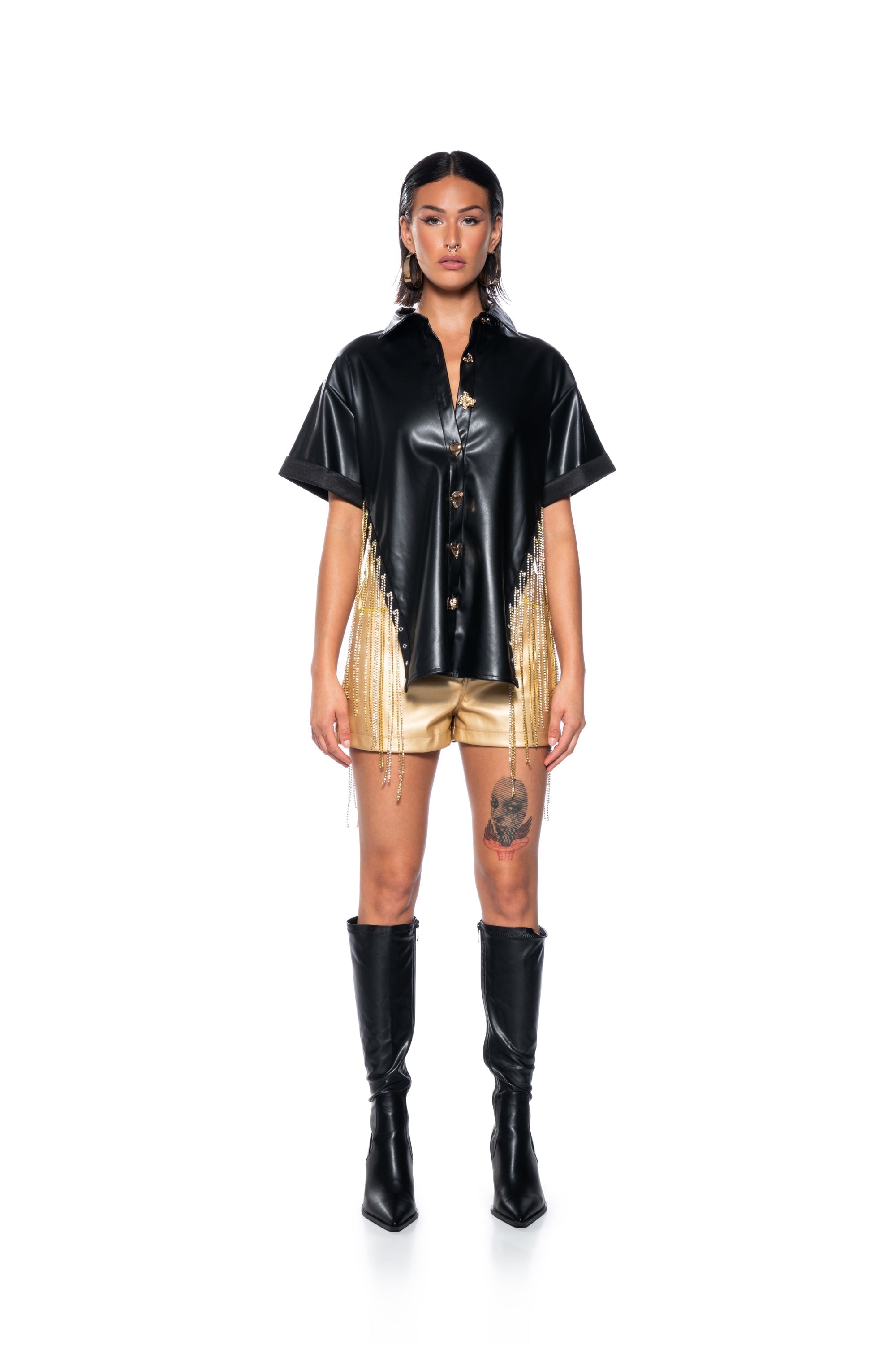 ABOVE AVERAGE CHAIN DETAIL BUTTON DOWN TOP