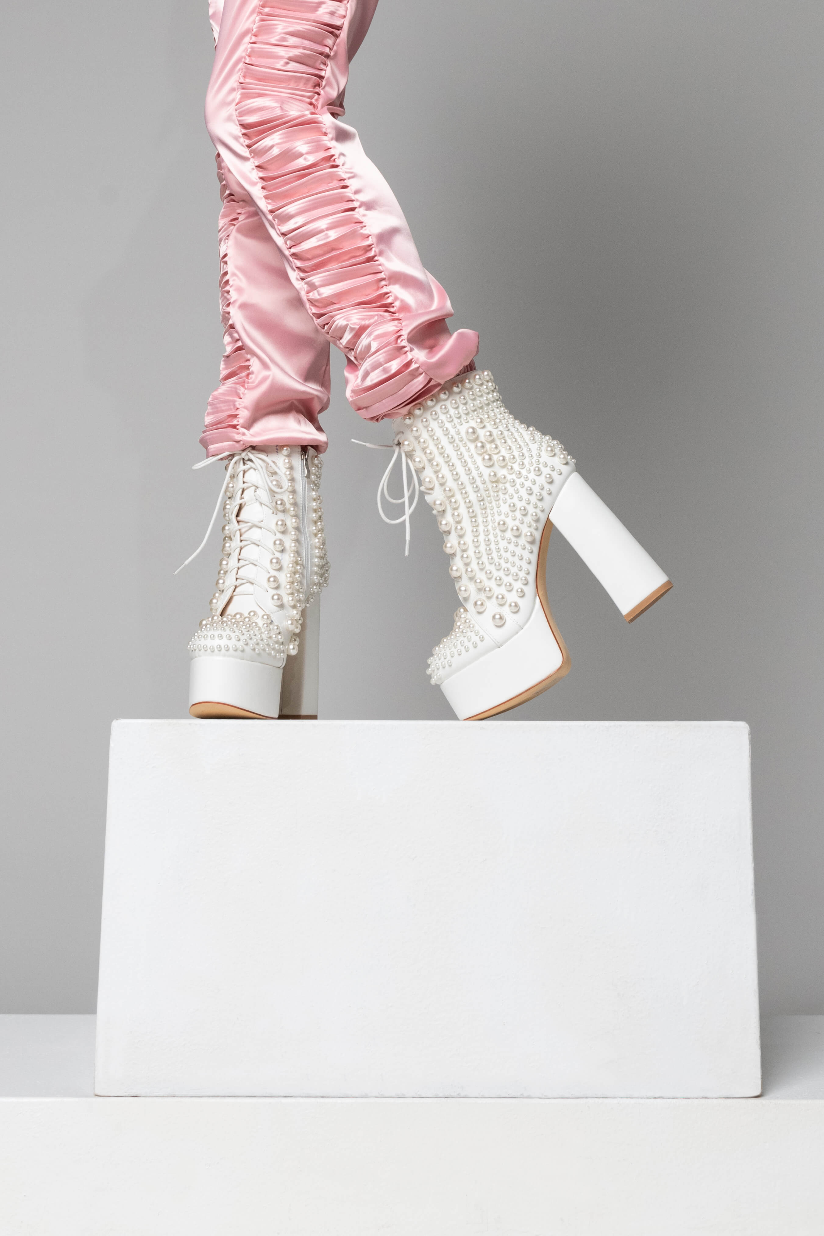 AZALEA WANG LITS THE PEARLS FOR ME CHUNKY BOOTIE IN WHITE