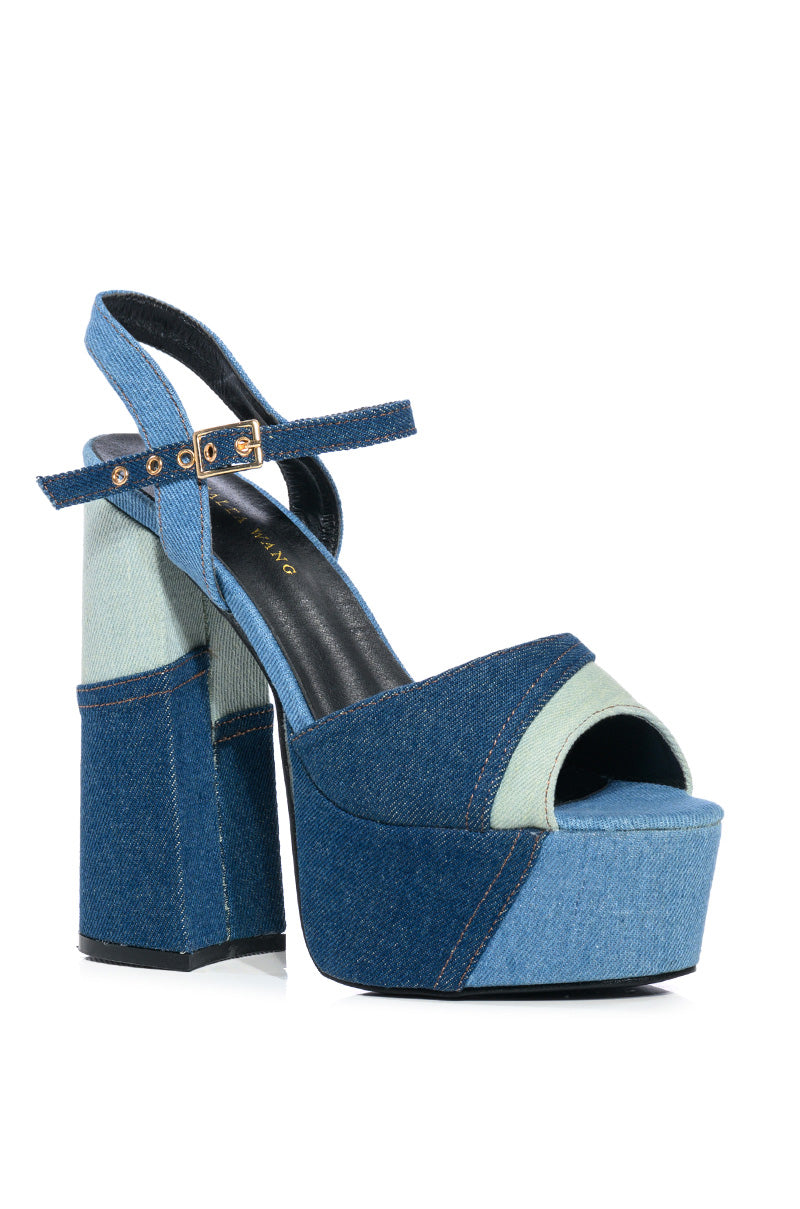 AZALEA WANG RHEYA CHUNKY SANDAL IN MIXED DENIM