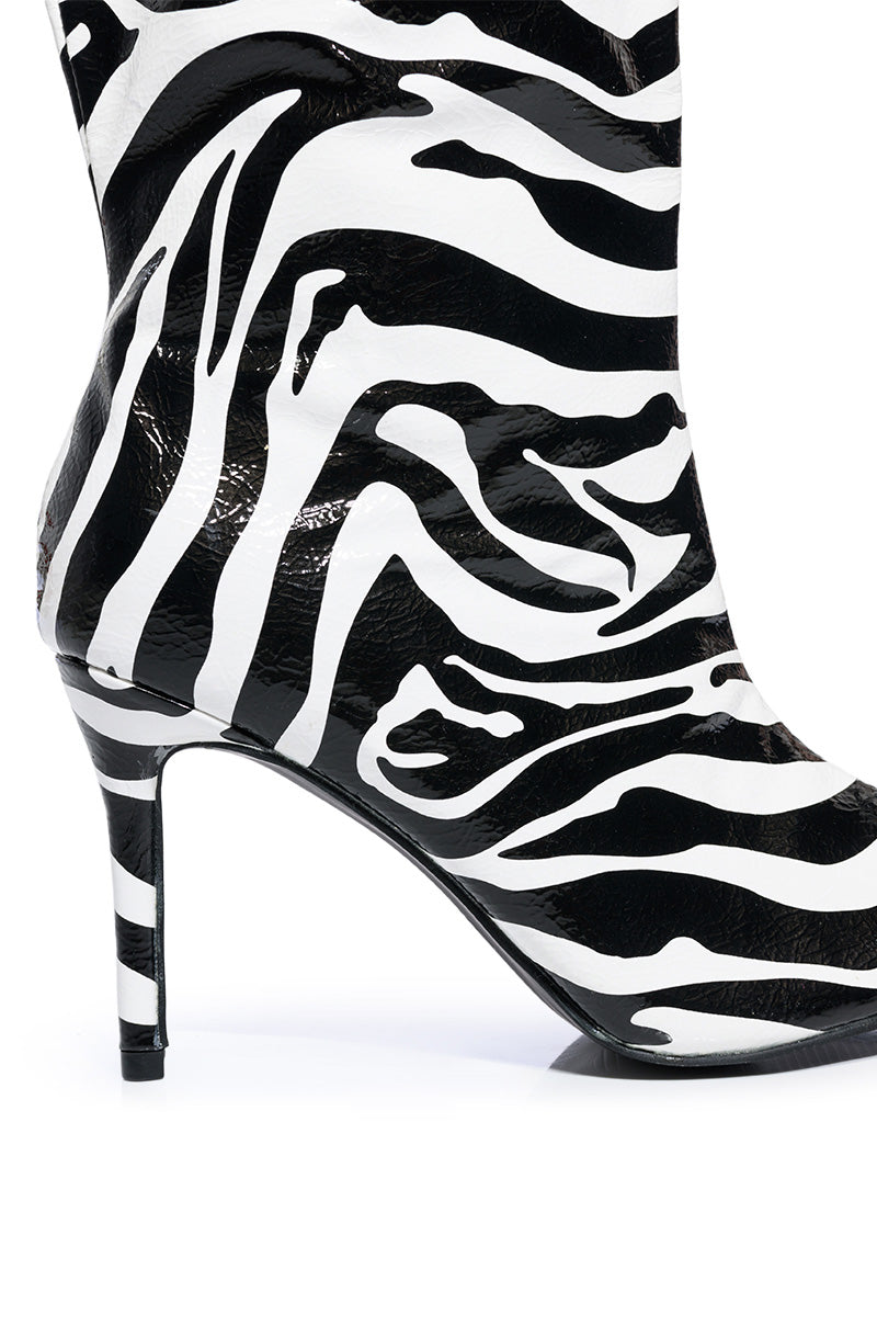 AZALEA WANG SCHROETER STILETTO BOOT IN BLACK