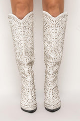 AZALEA WANG WAY OUT WEST CHUNKY BOOT IN WHITE
