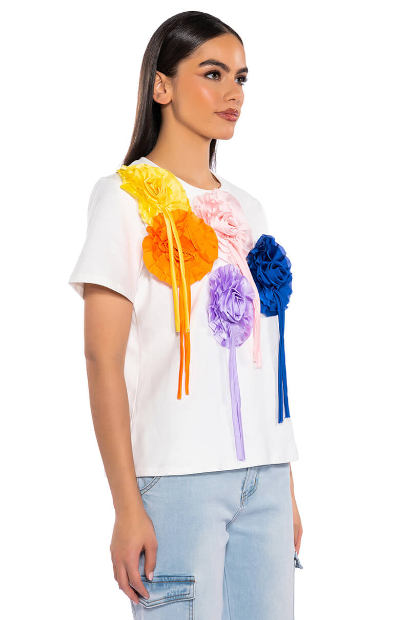 BOUQUET OF FLOWERS FABRIC DETAIL TSHIRT