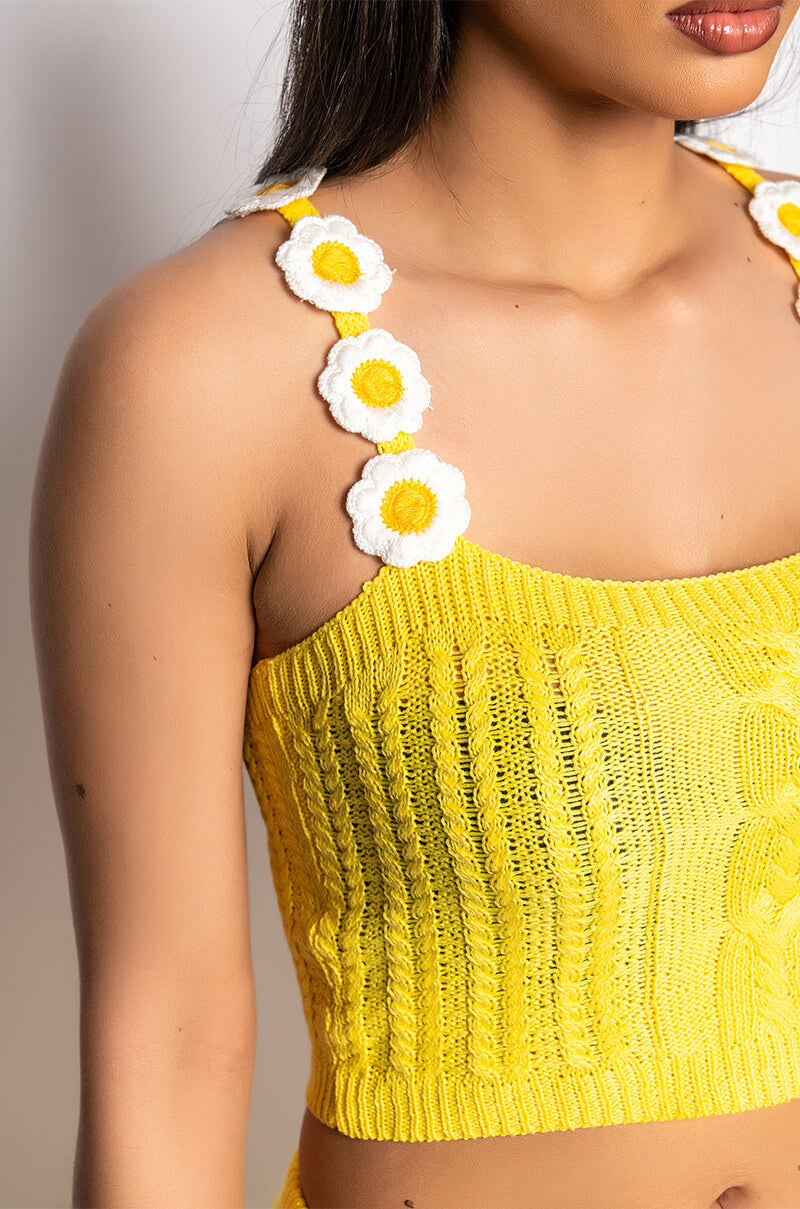 DESTINATION PARADISE DAISY CROCHET CROP TOP