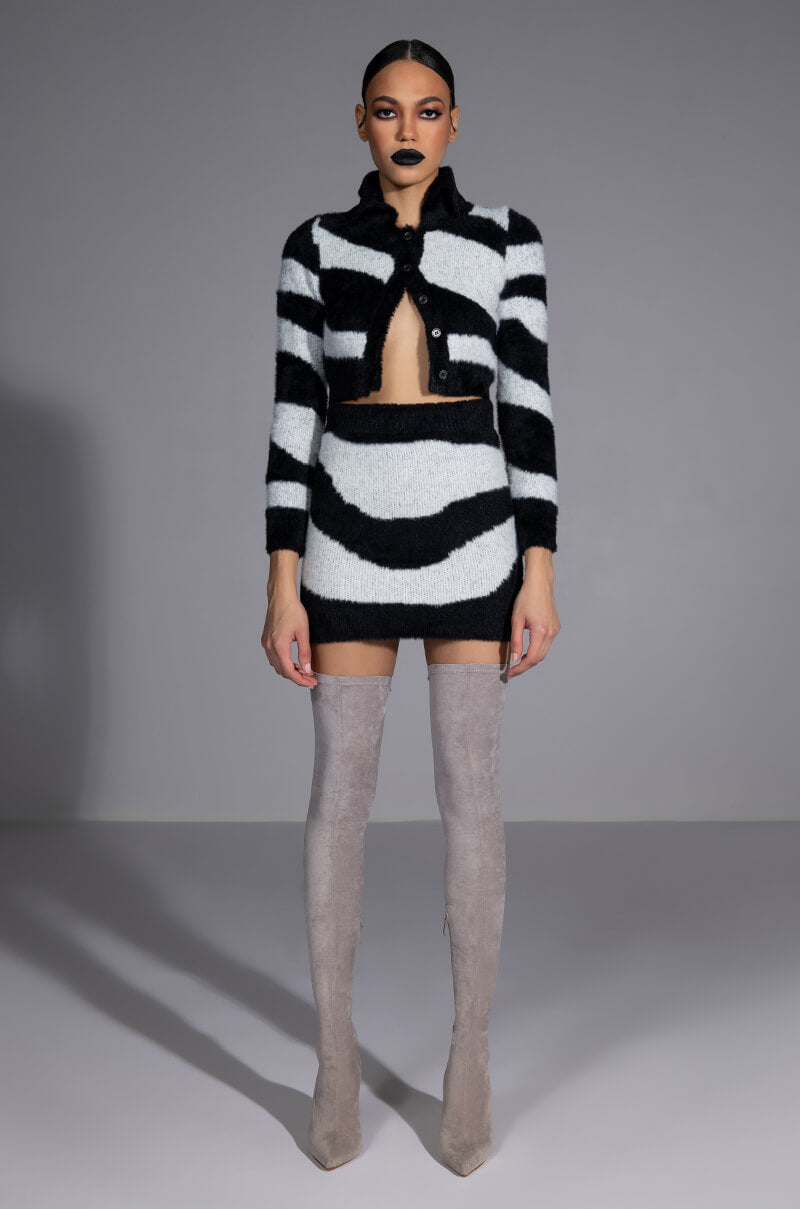 EASY DOES IT LONG SLEEVE BUTTON DOWN SWEATER