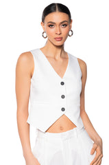 FITTED CROP VEST IN WHITE
