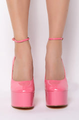 PATENT PINK CHUNKY PUMPS