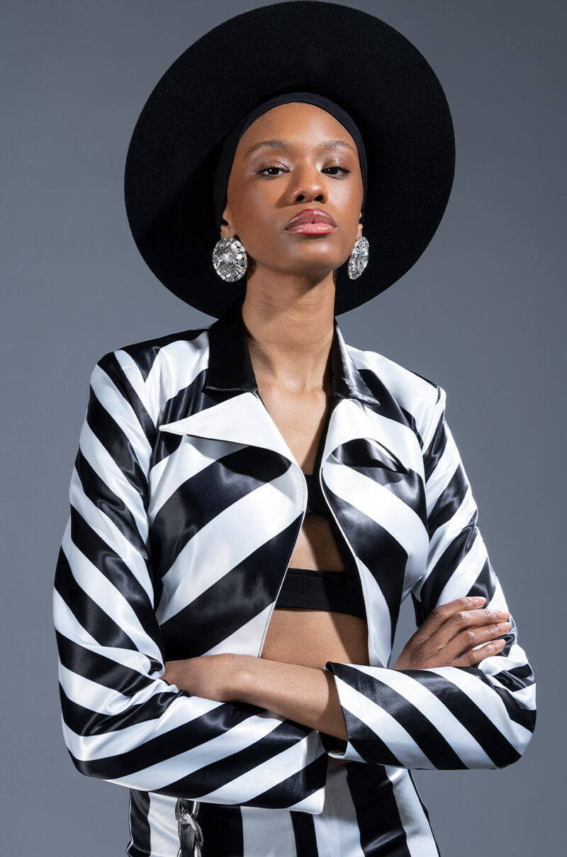 HEIDI OPEN BACK STRIPE BLAZER